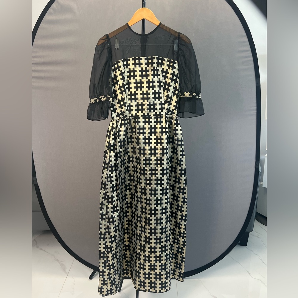 Black Gold Gown. Hatch Pattern. Puff Sleeves. Maxi